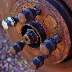 Qué hacer si se pasa el plazo para recuperar el IVA de un impagado rusty-brake-discs-1423012-m