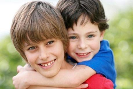 Los hermanos mayores son más inteligentes que los menores, según estudio Los hermanos mayores son más inteligentes que los menores, según estudio