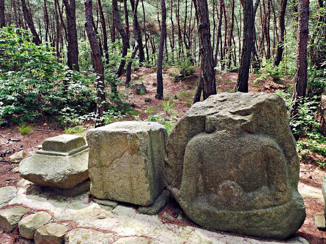 Excursión por el Monte Namsan, Gyeongju Excursión por el Monte Namsan, Gyeongju