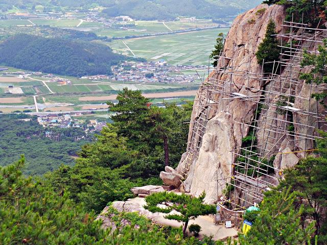 Excursión por el Monte Namsan, Gyeongju Excursión por el Monte Namsan, Gyeongju