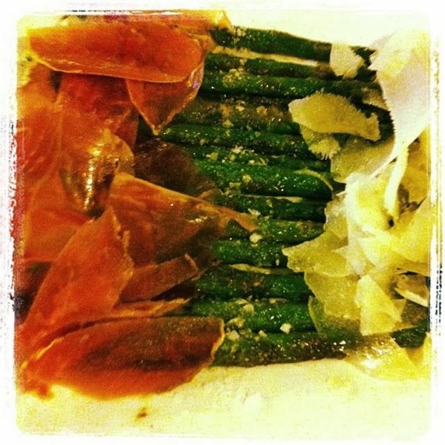 TRIGUEROS CON JAMÓN Y PARMESANO TRIGUEROS CON JAMÓN Y PARMESANO