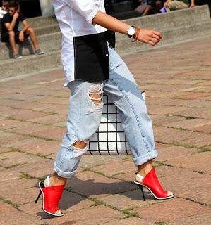 Street style:Ripped jeans