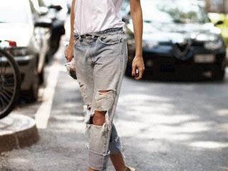 Street style:Ripped jeans