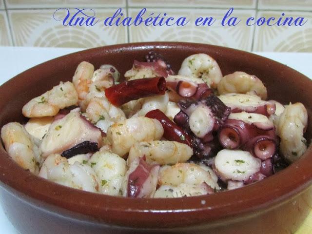 Cazuelita de pulpo y langostinos al ajillo Cazuelita de pulpo y langostinos al ajillo
