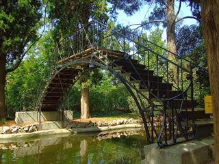 El Puente de Isabel II no es el más antiguo de sus características