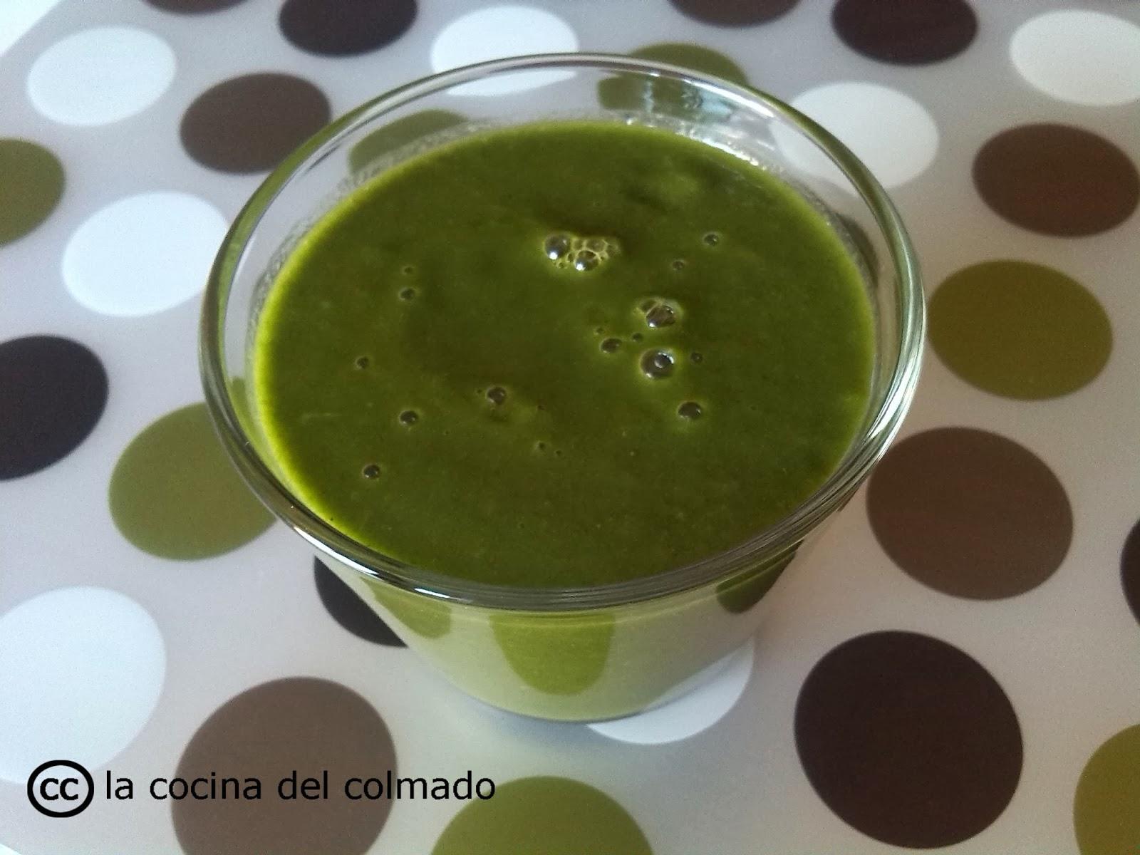 Batido verde de mango y espinacas Batido verde de mango y espinacas