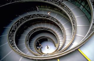 La escalera de los Museos Vaticanos