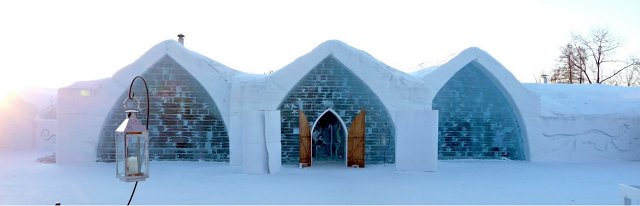 Hotel de Glace - exterior del hotel formado por tres semi arcos de hielo