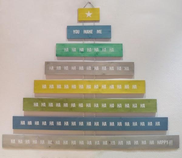 DIY: ÁRBOL DE NAVIDAD CON LISTONES DE ABETO PINTADO DIY: ÁRBOL DE NAVIDAD CON LISTONES DE ABETO PINTADO