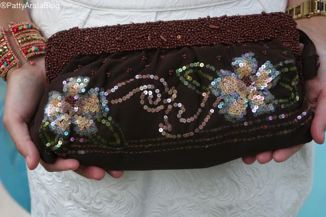 Clutch bordado Clutch bordado con lentejuelas