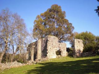 Imagen del mes: Convento de los Frailes Viejos, en las proximidades de Alburquerque Imagen del mes: Convento de los Frailes Viejos, en las proximidades de Alburquerque