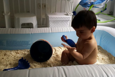 Arena casera para que los niñ@s jueguen en casa arenero en casa