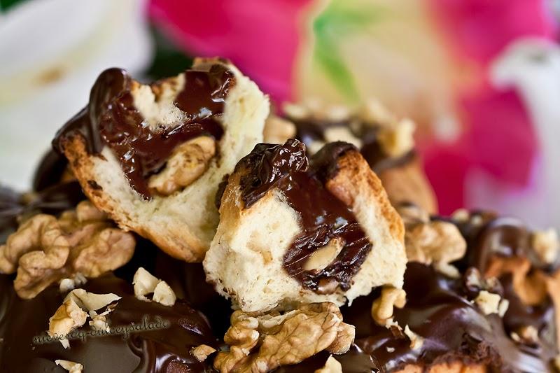 PAN DE MONO RELLENO DE CHOCOLATE Y NUECES PAN DE MONO RELLENO DE CHOCOLATE Y NUECES