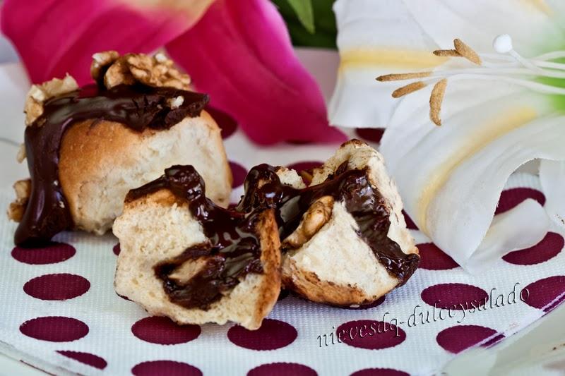 PAN DE MONO RELLENO DE CHOCOLATE Y NUECES PAN DE MONO RELLENO DE CHOCOLATE Y NUECES