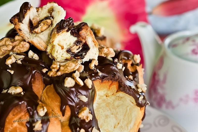 PAN DE MONO RELLENO DE CHOCOLATE Y NUECES PAN DE MONO RELLENO DE CHOCOLATE Y NUECES