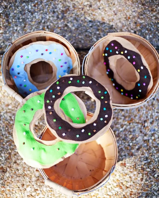 UNA FIESTA DE CUMPLEAÑOS CON DONUTS UNA FIESTA DE CUMPLEAÑOS CON DONUTS