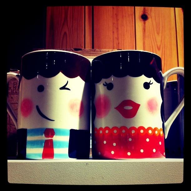 These are the perfect mugs for the perfect couple!