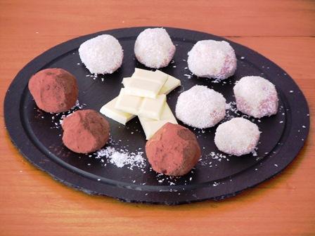 Trufa-de-chocolate-blanco-014 http://www.javier-romero.es/trufas-de-chocolate-blanco-con-frutas-rojas/