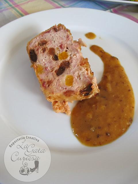 TERRINA DE CARNE CON SALSA DE FRUTAS SECAS