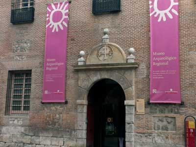 Entrada del Museo Arqueologico Regional de Madrid