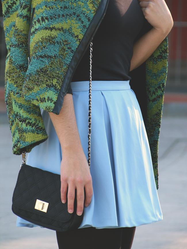 MORE COLOUR MORE COLOUR