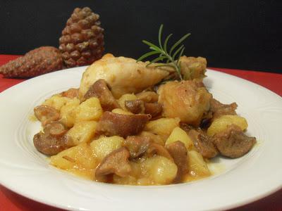 Pollo con rovellons (níscalos) y patatas Pollo con rovellons (níscalos) y patatas