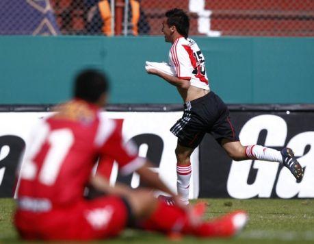 River le ganó a Huracán y es uno de los punteros