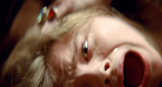 ZZ5E224377 Imágenes de Let me in