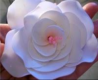 Como hacer rosas con pistilos y flores de hortensia en pasta de goma Como hacer rosas con pistilos y flores de hortensia en pasta de goma