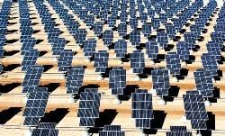 Industria reduce las primas a huertas solares un 45% y las suprime de las fraudulentas