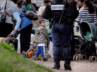 Sarkozy expulsa a los gitanos y busca la “limpieza”que salve a Francia.