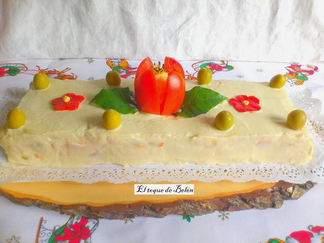 PASTEL SALADO DE PAN DE MOLDE SIN CORTEZA PASTEL SALADO DE PAN DE MOLDE SIN CORTEZA