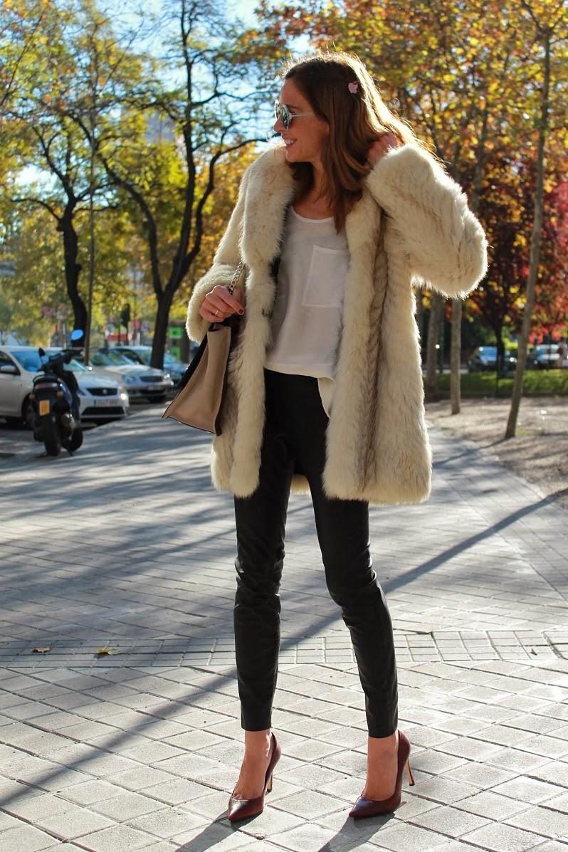 blanco y negro (con burdeos) blanco y negro (con burdeos)