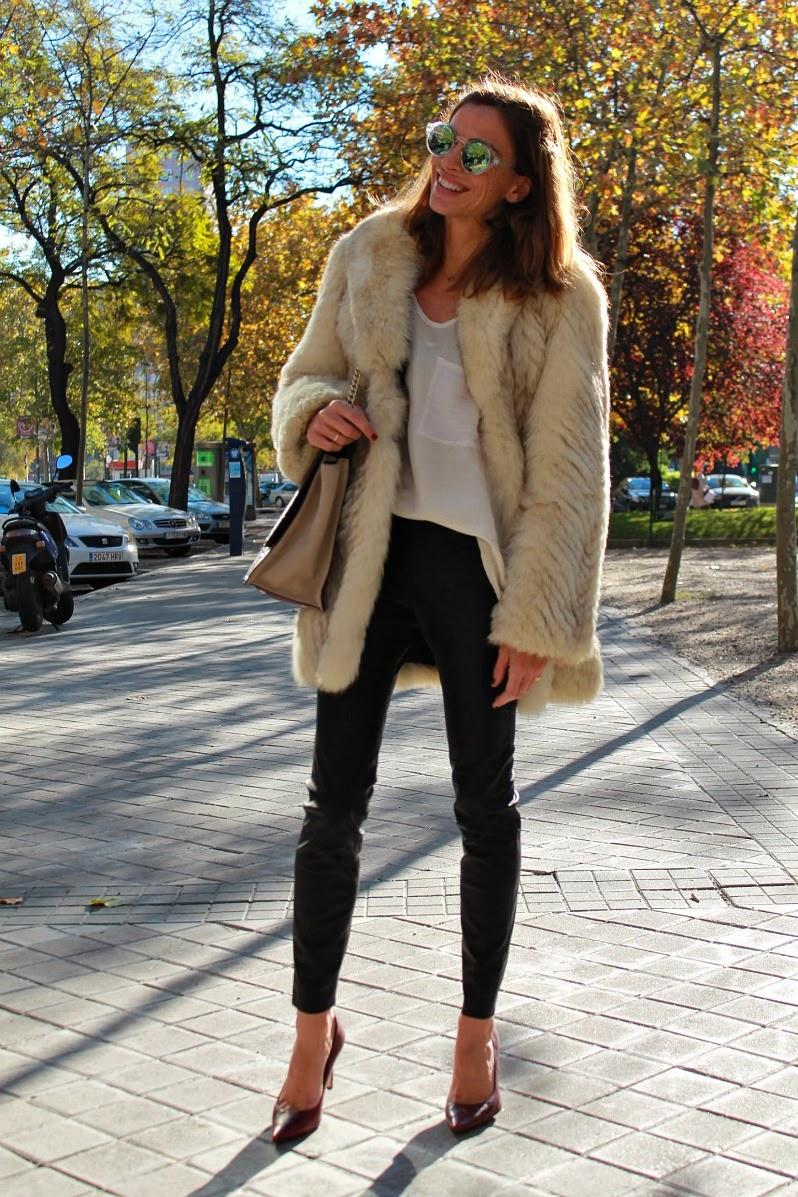 blanco y negro (con burdeos) blanco y negro (con burdeos)