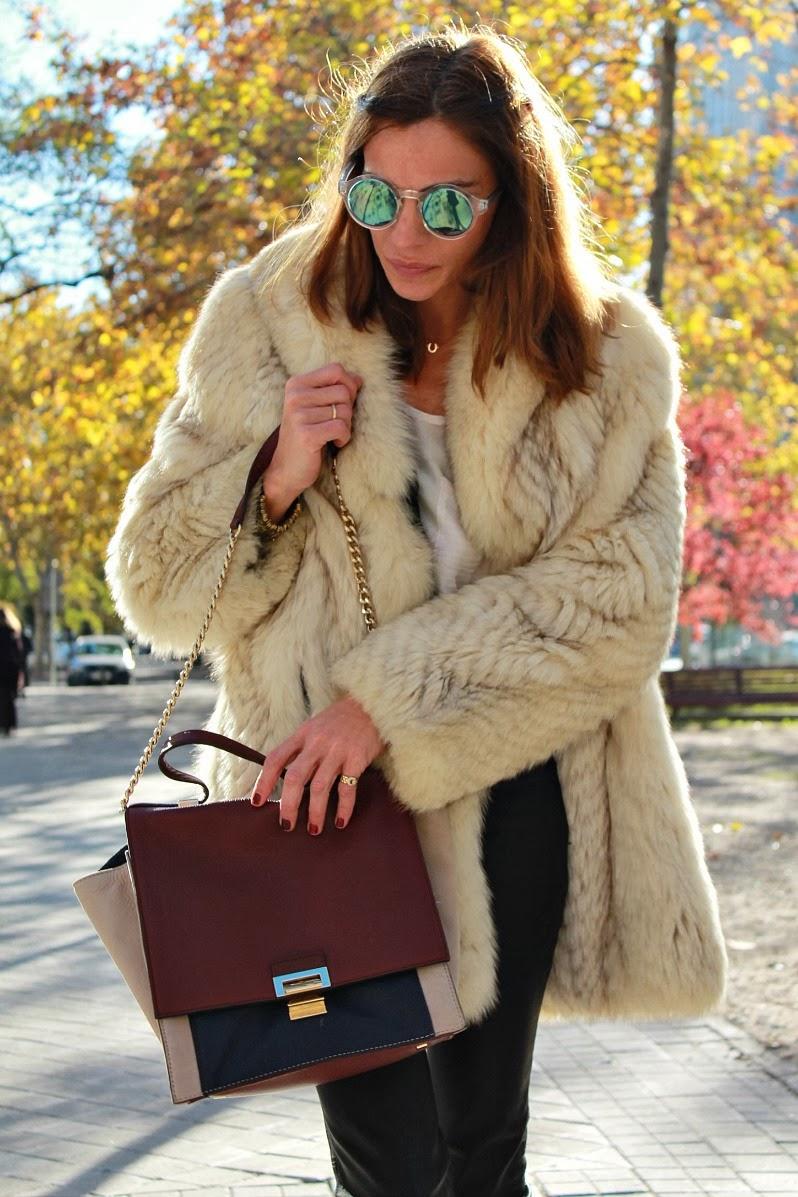 blanco y negro (con burdeos) blanco y negro (con burdeos)