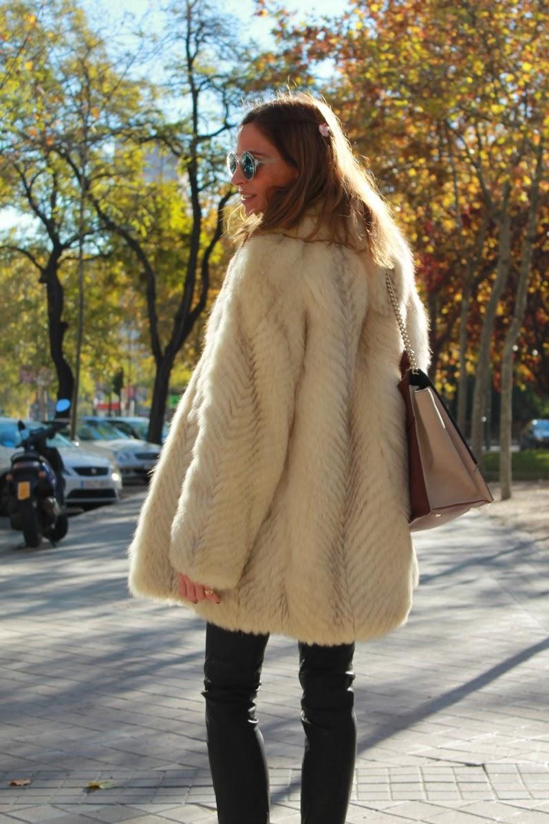 blanco y negro (con burdeos) blanco y negro (con burdeos)