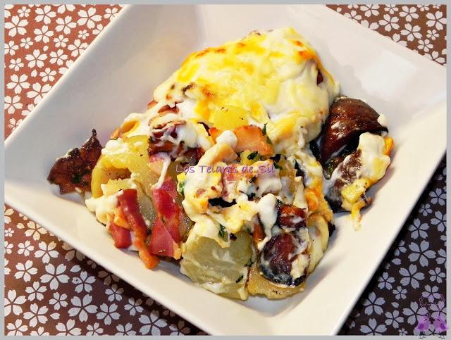 PATATAS CON NÍSCALOS, BACON Y BECHAMEL PATATAS CON NÍSCALOS, BACON Y BECHAMEL