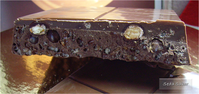 Turrón de chocolate y cacahuetes