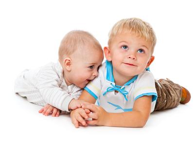 ¿Qué es la Fimosis ? ¿Cuando tengo que operar a mi hijo de Fimosis? Two brothers