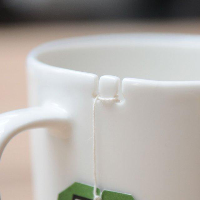 HORA DE REGALAR: Lo más friki de The Gadget Flow! http://cdn.thegadgetflow.com/wp-content/uploads/2013/11/Tie-Tea-Mug-From-Le-Mouton-Noir-Co.jpg