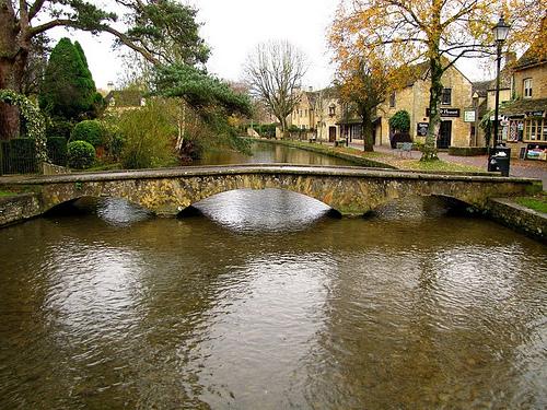 5 sitios para pasar de largo y 5 sitios imprescindibles en un viaje de 5 días por Inglaterra. Bourton on the Water