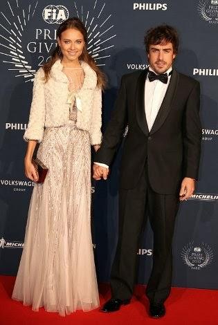 Dasha Kapustina, de Rosa Clará, acompañó a Fernando Alonso en la Gala de la FIA