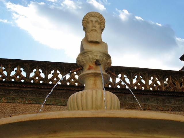 La Fuente de Jano, en la Casa de Pilatos.