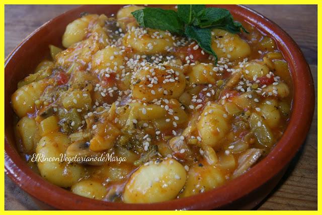 Gnoccis con salsa de tomate Gnoccis con salsa de tomate