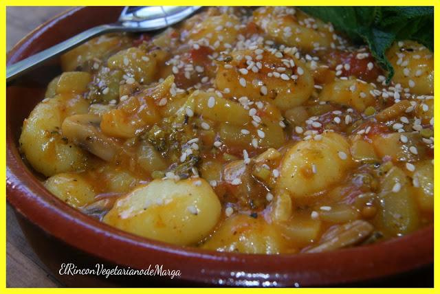 Gnoccis con salsa de tomate Gnoccis con salsa de tomate