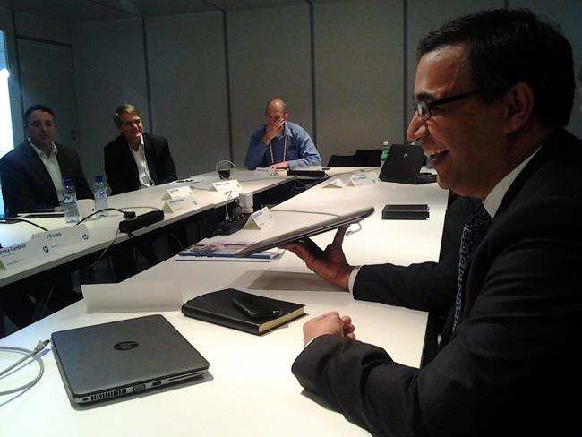 La notebook Elitebook 820 tiene un BIOS que se cura solo #HPDiscover 20131212_123140