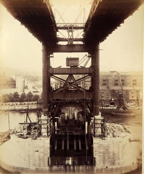 Fotografías de la construcción del Tower Bridge