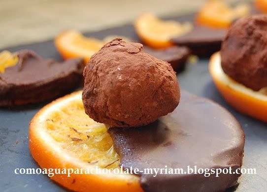 TRUFAS DE CHOCOLATE A LA NARANJA CONFITADA.