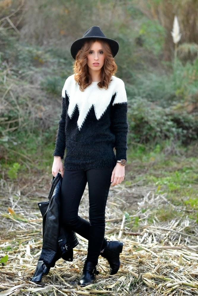 CONTRAST SWEATER CONTRAST SWEATER