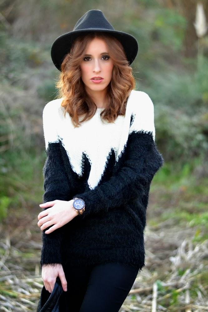 CONTRAST SWEATER CONTRAST SWEATER